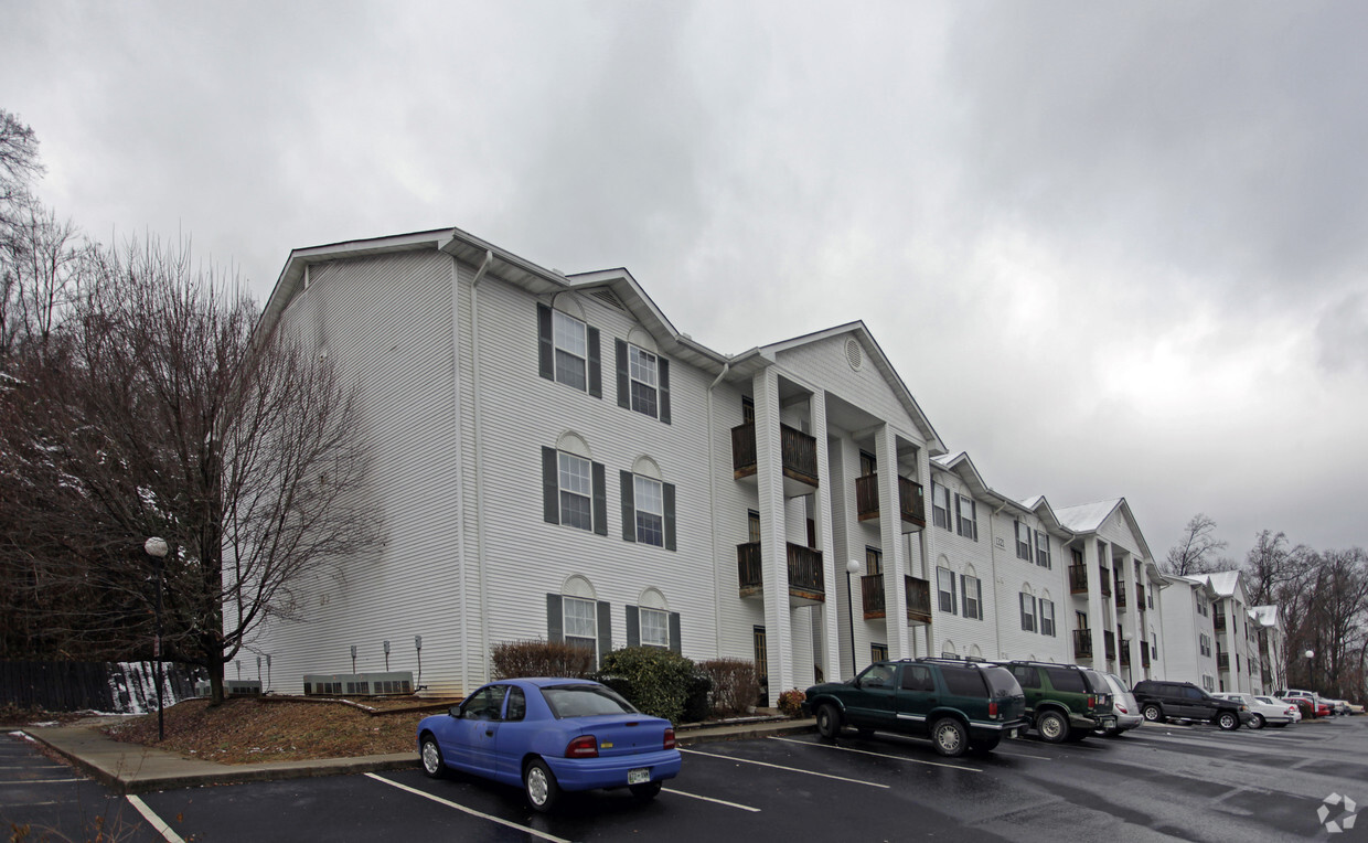 Building Photo - South Ridge Apartments