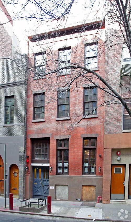 Primary Photo - 21 Cornelia St