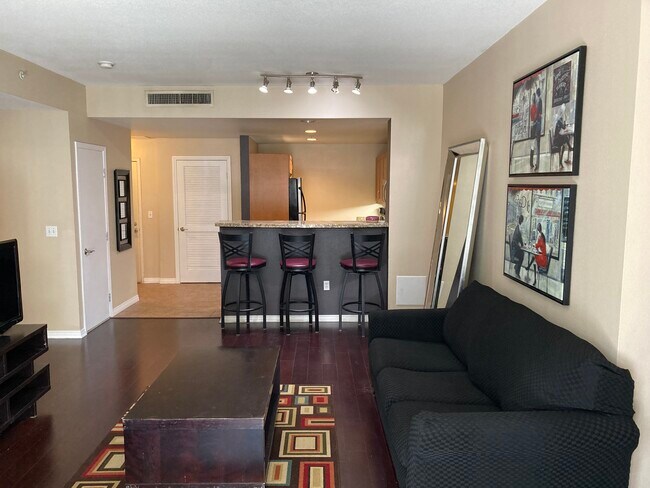 Building Photo - 530 K St