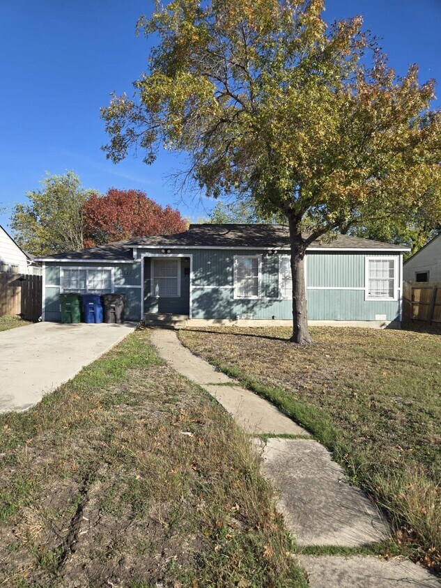 Photo - 527 W Mariposa Dr (San Antonio, TX)