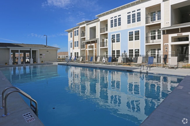 Building Photo - Waterside