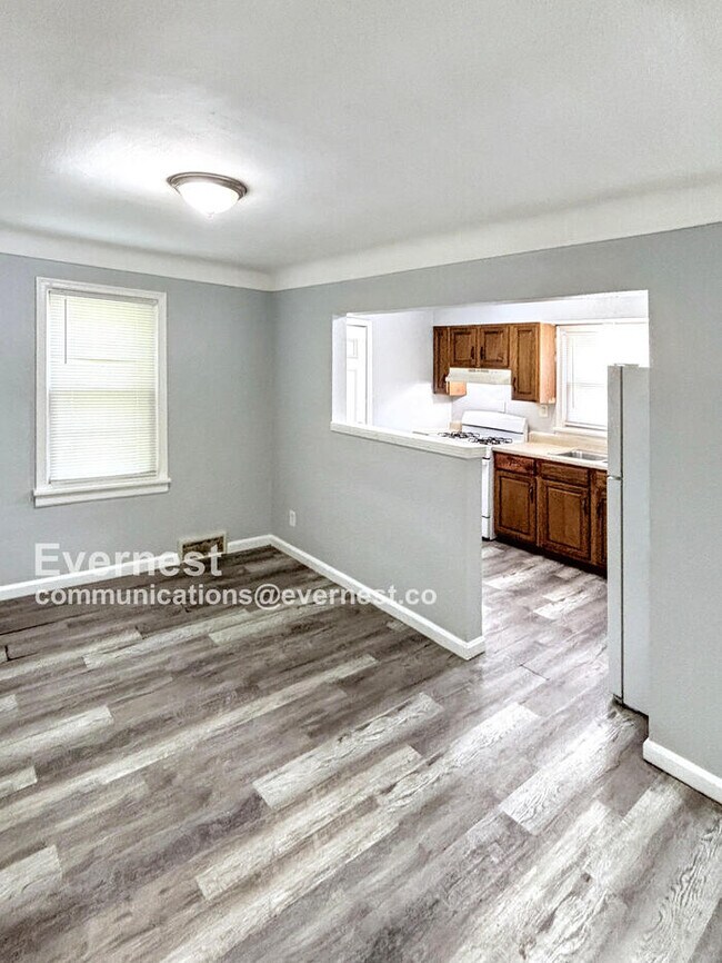 Foto del edificio - 6149 Jackson Ave