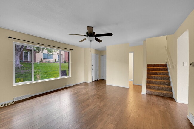 Building Photo - $2,895.00 - 4 Bedrooms, 2.5 Bathroom, Cond...