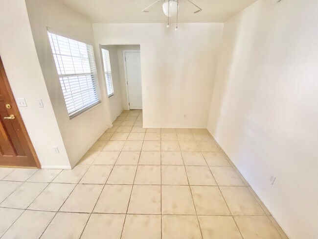 Building Photo - CUTE ONE-STORY TOWNHOME! 2 BEDROOM 1 FULL ...