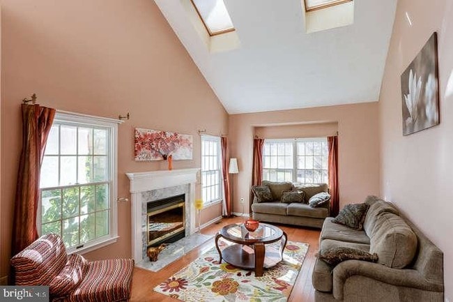 Building Photo - 40 Coriander Dr