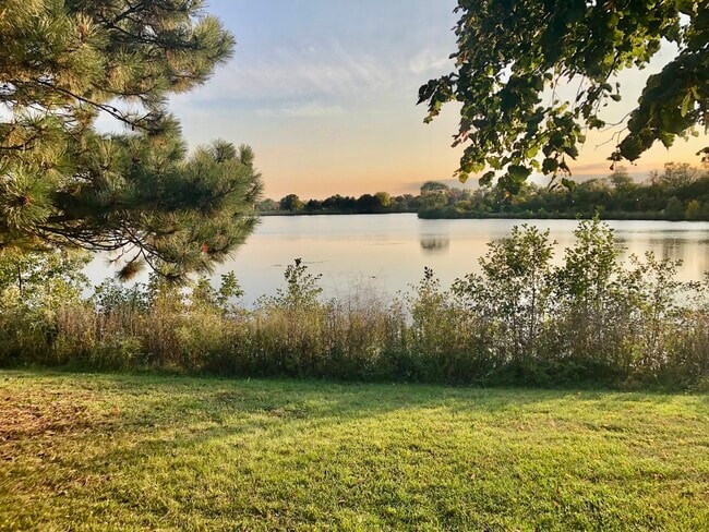 Foto del edificio - 1426 Clairmont Ct