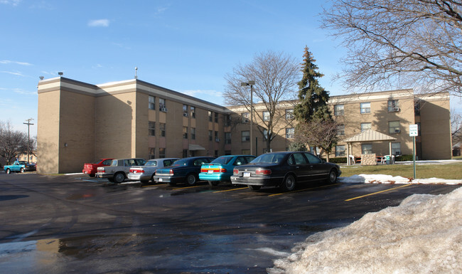 Building Photo - Erin Manor Apartments