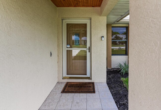 Building Photo - 1927 NE San Carlos Calle