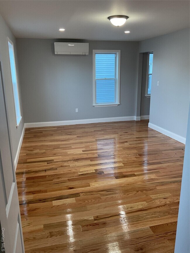 Building Photo - 46 S 12th Ave