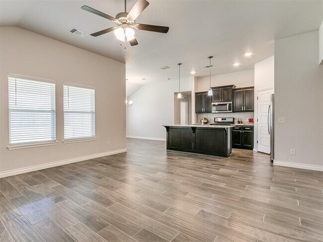 Foto del edificio - 15708 Potomac Dr