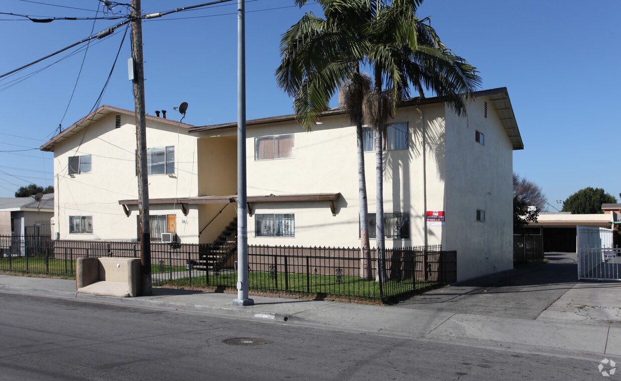 Foto del edificio - 7811 Wilcox Ave