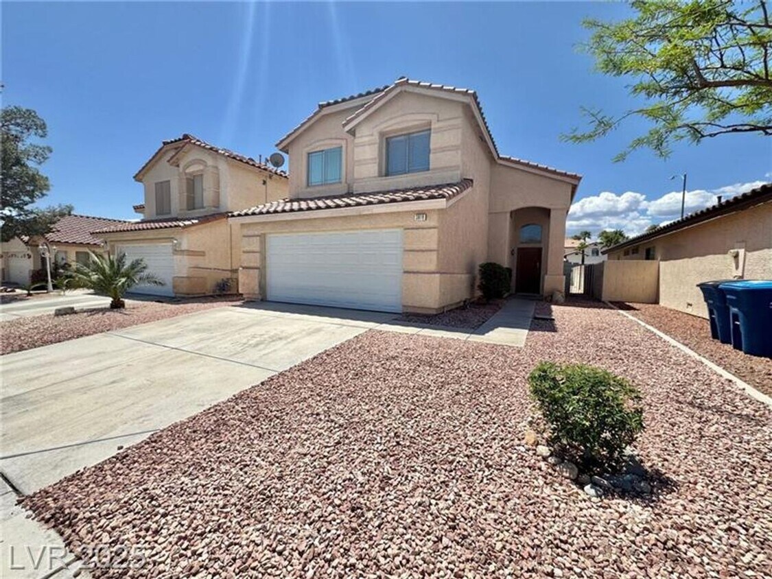 Foto principal - BEAUTIFUL 3 BEDROOM HOME IN SUMMERLIN