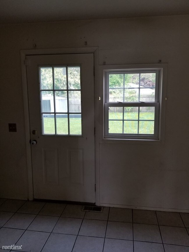 Building Photo - 5664 Harschel Dr