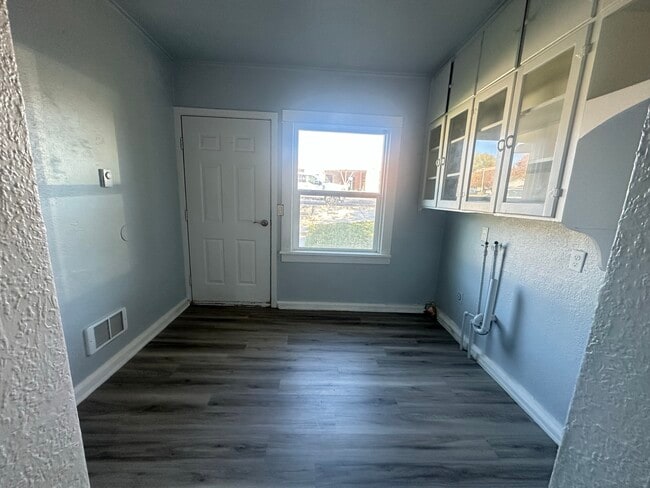 Building Photo - 279 4th N St