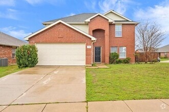Building Photo - 2743 Hacienda Lake Dr