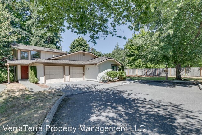 Foto del edificio - 2 br, 2.5 bath House - 16008 Village Green...