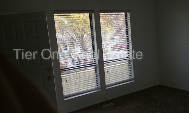 Building Photo - 2740 S Edison St