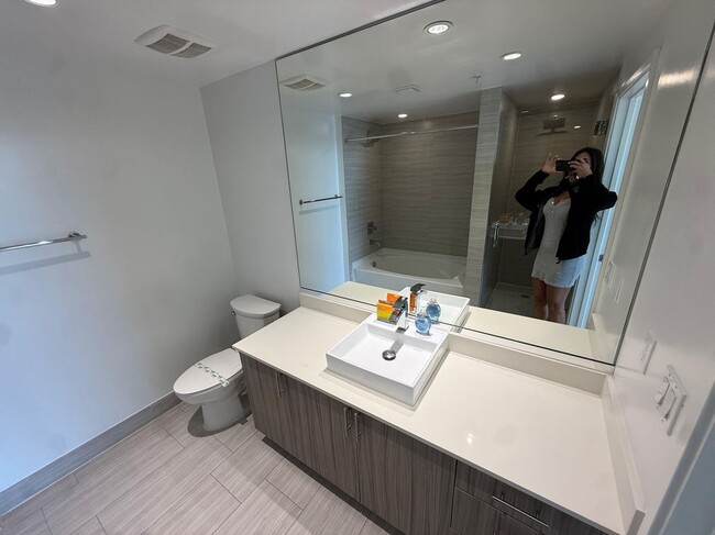 Foto del edificio - 551 NE 39th St