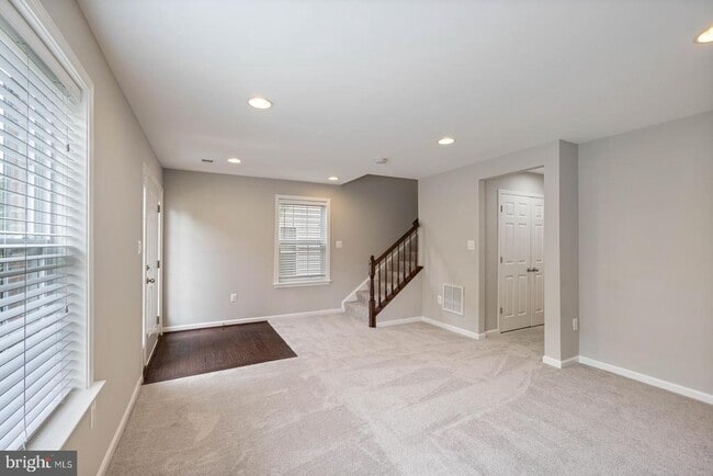 Building Photo - 9947 Fendall St