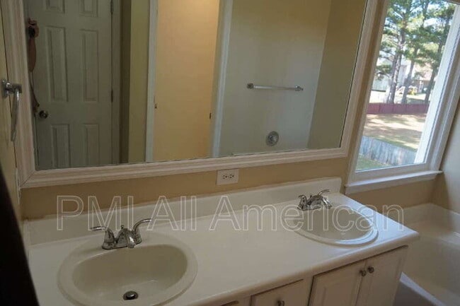 Foto del edificio - 1142 Blankshire Rd