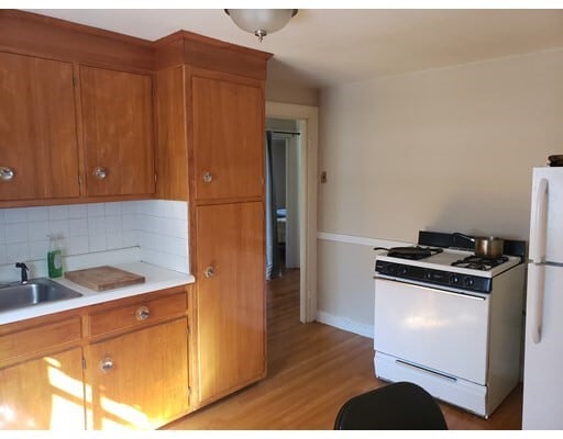 Building Photo - 71 Fuller St