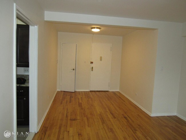 Building Photo - 14345 Sanford Ave