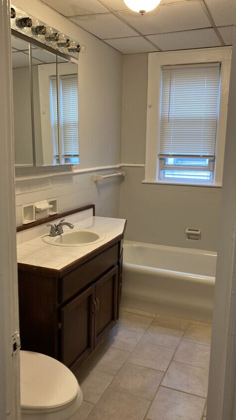 297 Goldsmith Ave Unit 2