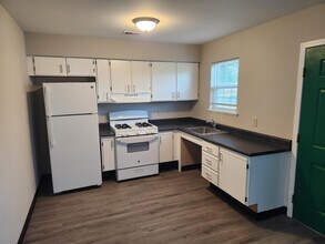 Building Photo - 206 Nicholas Dr