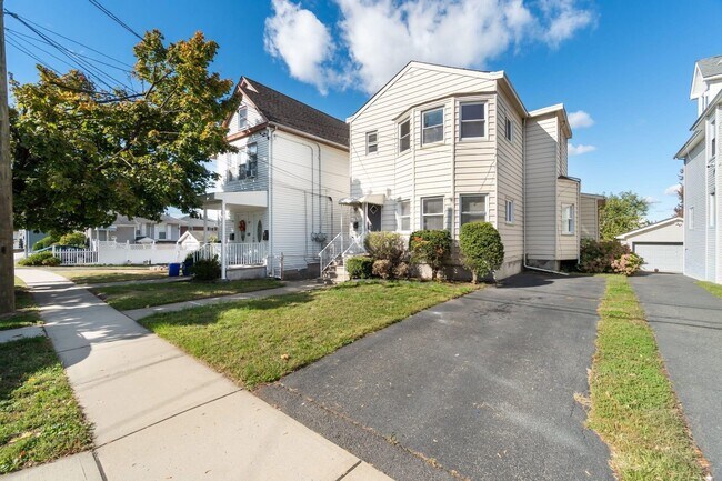 Foto del edificio - 49 Livingston Ave