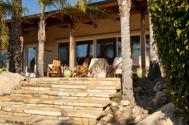 Foto del edificio - Janin Acers - Pool - Pet Friendly - FURNISHED OR UNFURNISHED