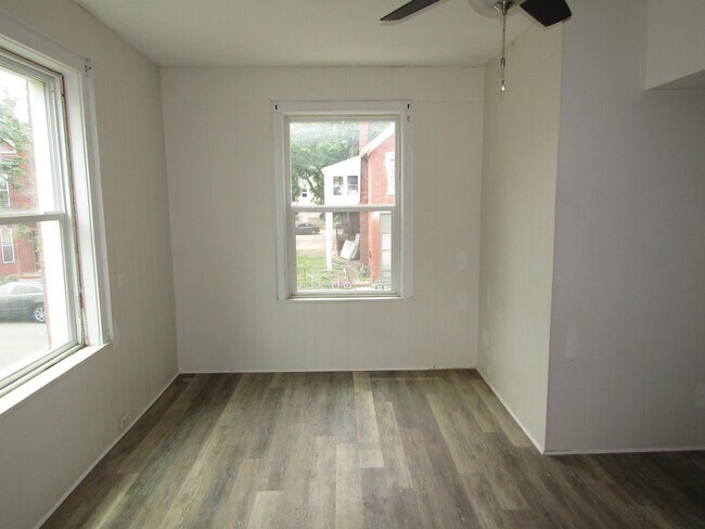 Building Photo - 1698 Jackson St