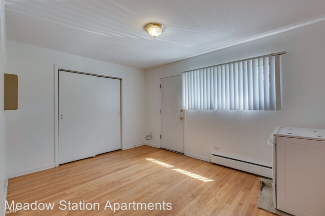 Building Photo - 1 br, 1 bath Apartment - 14525 S. Pulaski