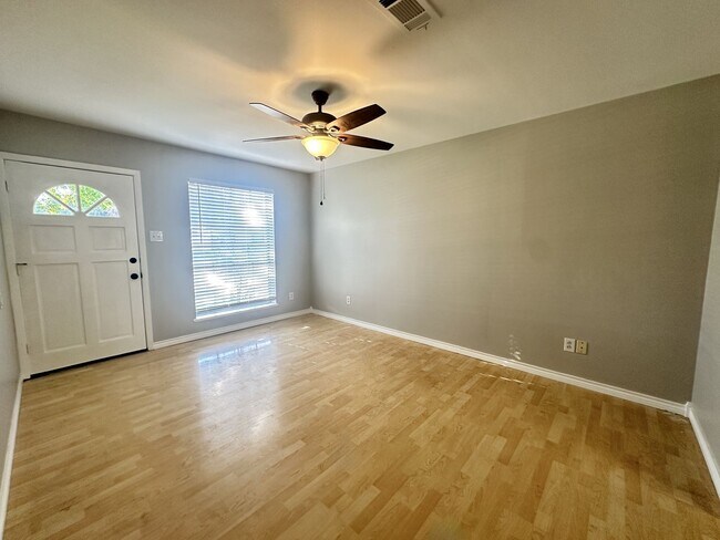Building Photo - $500 OFF MOVE IN SPECIAL-SOUTH BOSSIER IN ...