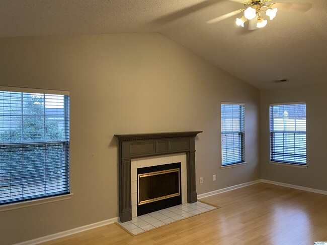 Building Photo - 2414 Quail Ridge Ln SW