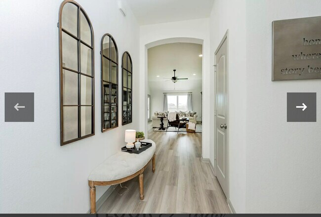 Building Photo - 902 Fallbrook Dr