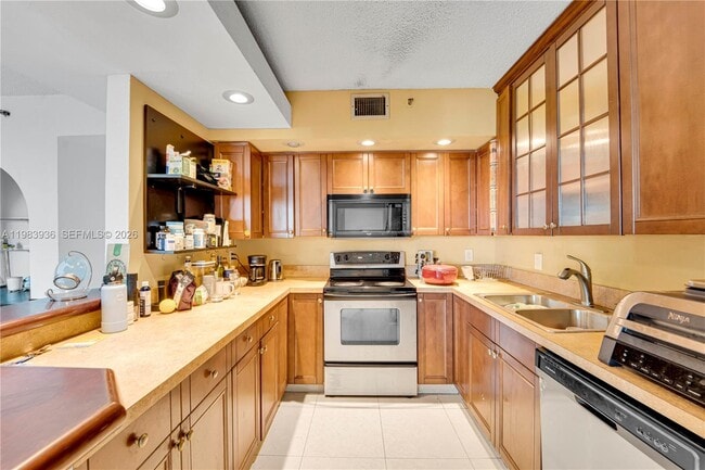 Foto del edificio - 919 Hillcrest Dr