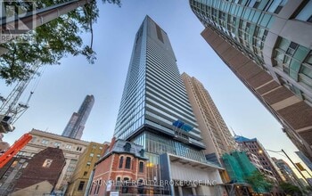 Building Photo - 15 Grenville St