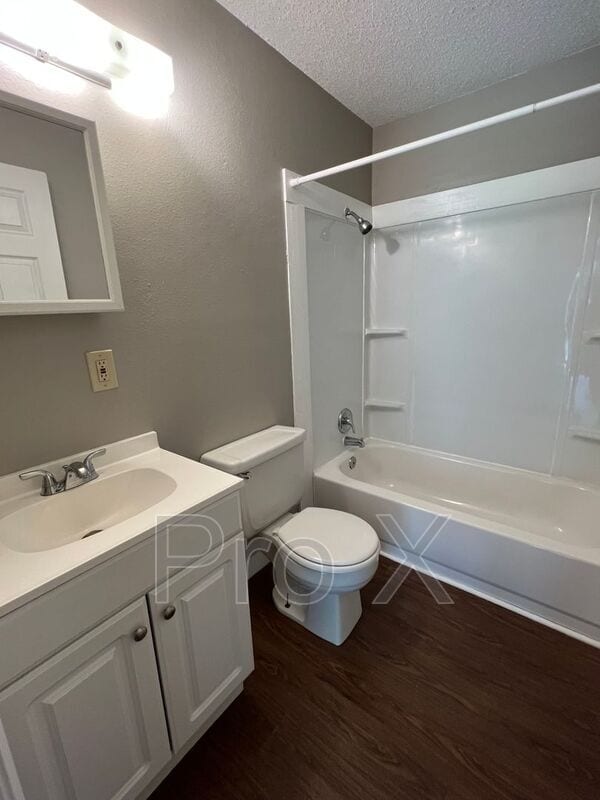 Foto del edificio - 1116 S Elm St