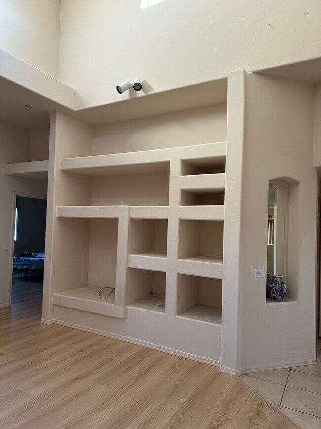 Building Photo - 16626 E Westby Dr