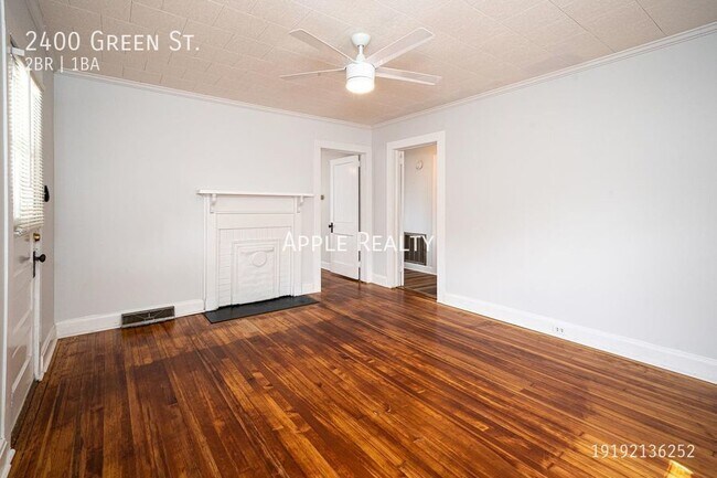 Building Photo - 2400 Green St - Available mid-July