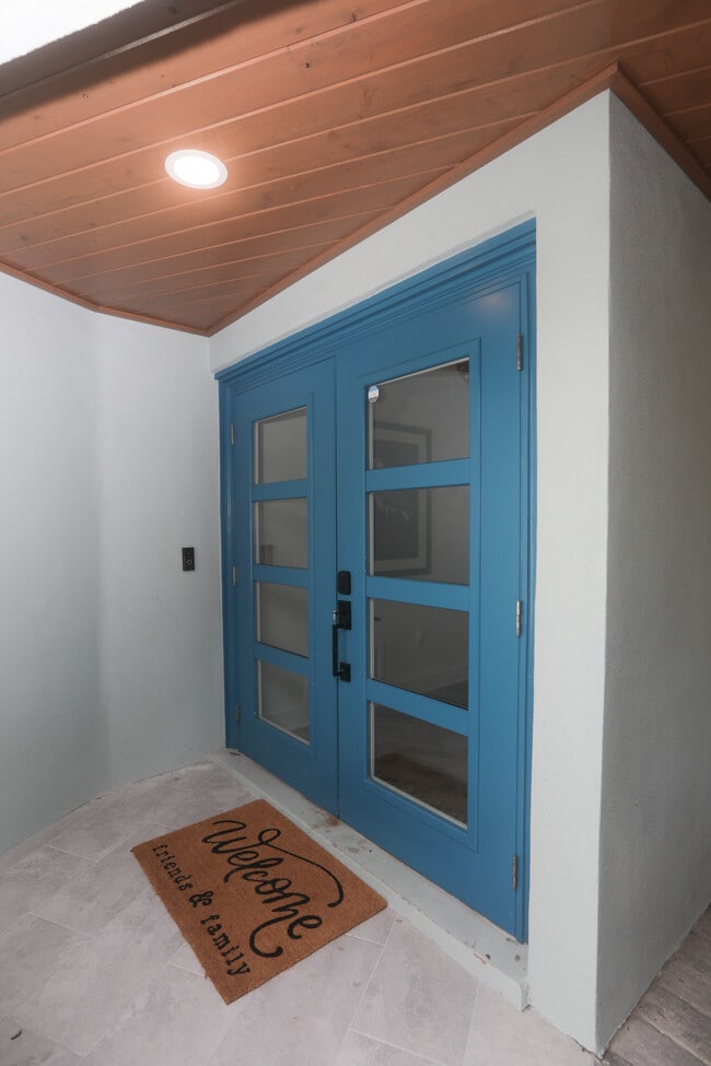 Building Photo - 8560 Heron Lagoon Cir