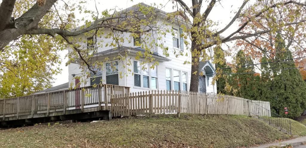 Primary Photo - 119 E 13th St