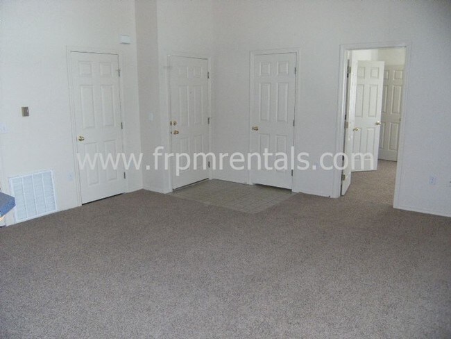 Foto del edificio - 5800 W Clearview Ln