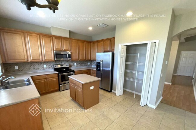 Foto del edificio - 3947 Stornoway Dr