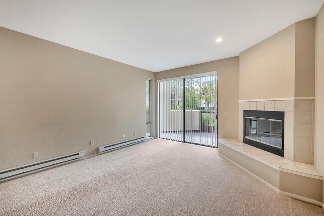 Building Photo - 121 Shorebird Cir