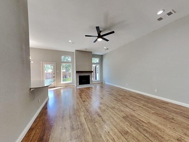 Foto del edificio - 250 Pinyon Ln