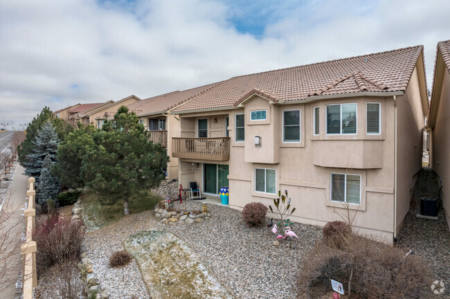 Foto del edificio - Peak View Villas Townhomes