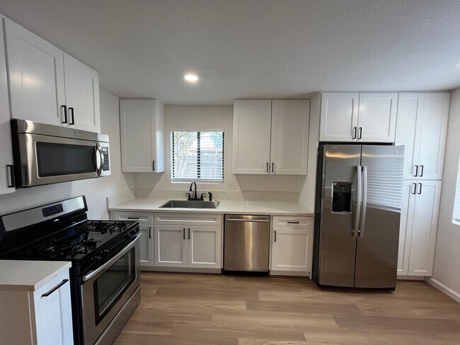 Foto del edificio - 419 Cabo San Lucas Cir