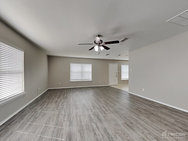 Foto del edificio - 9303 Deep Valley Dr