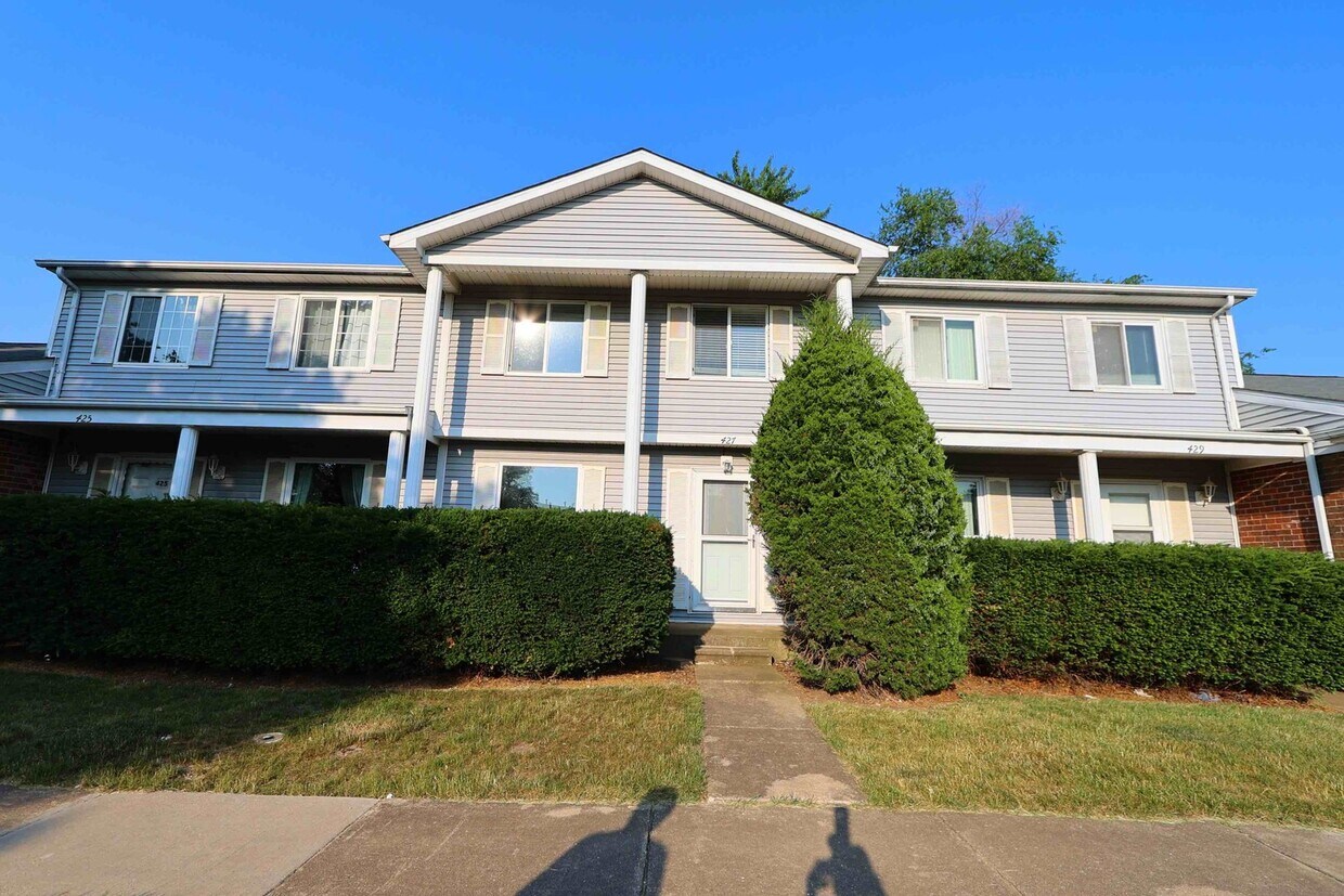 Primary Photo - 427 MALLVIEW Ln